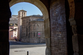 2015 08 05 Puerta de Bisagra e Iglesia de Santiago del Arrabal